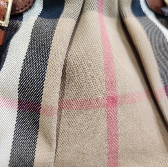 🔹️BURBERRY🔹️ brown canvas Crossbody bag & COA included ✨️🤎 - Picture 4 of 11